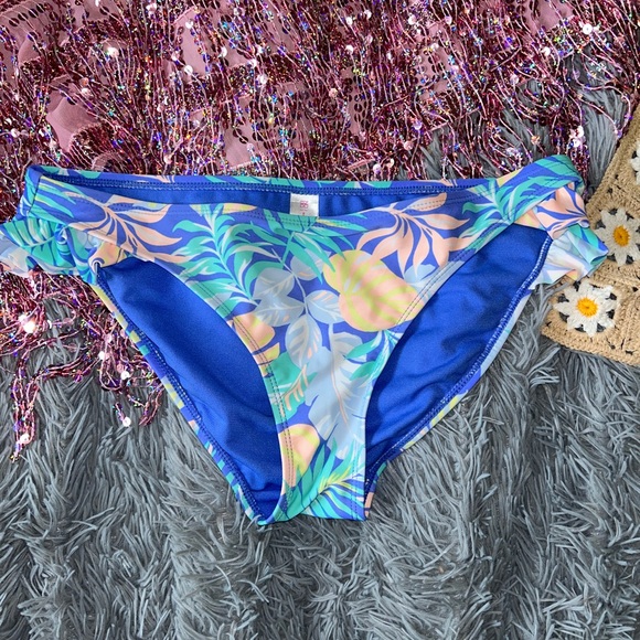 No Boundaries Other - cute hawaiian bikini bottoms ! 🏄🏼‍♀️🫧